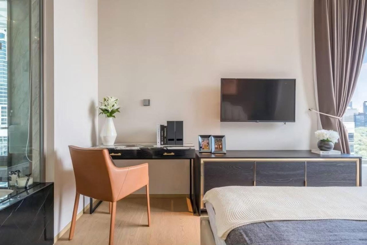 picture ST369 Ultra Luxury Condo with Full Lumpini Park View – Saladaeng One - 5/20