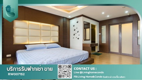 Condo for rent at State Tower, beautifully decorated in a contemporary style with built-in furniture, near BTS Saphan Taksin. RW007152