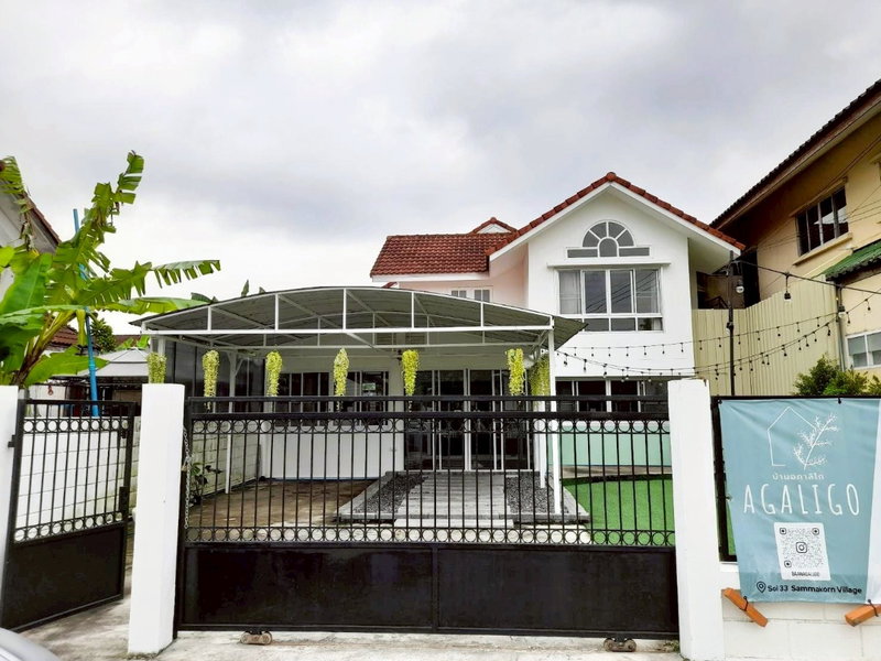 Houses for sale : Rare Deal! Income-Generating Home   Two-storey detached house in the prime location of Sammakorn Ramkhamhaeng.
