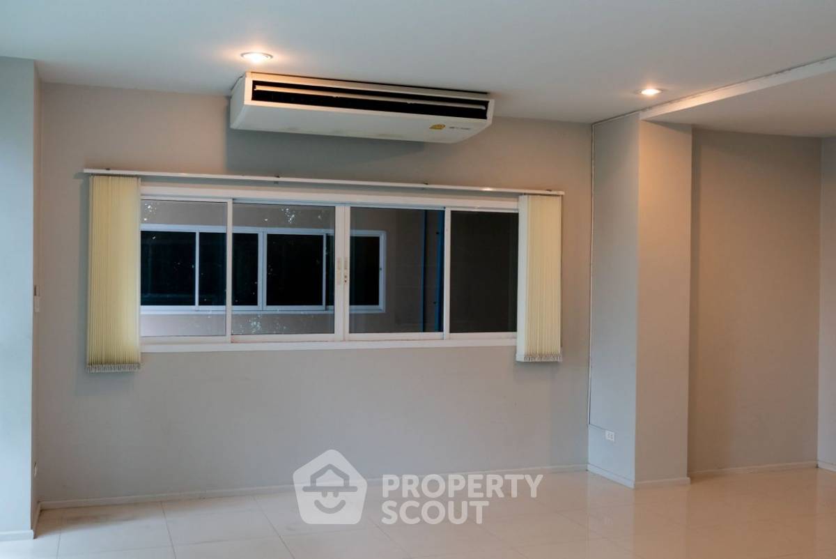 รูป คอนโด 1 ห้องนอน ชั้น 1 ขนาด 63 ตร.ม. Happy Condo Ladprao 101 ใกล้ถนนลาดพร้าว (ID 2431812) - รูปที่ 2/14