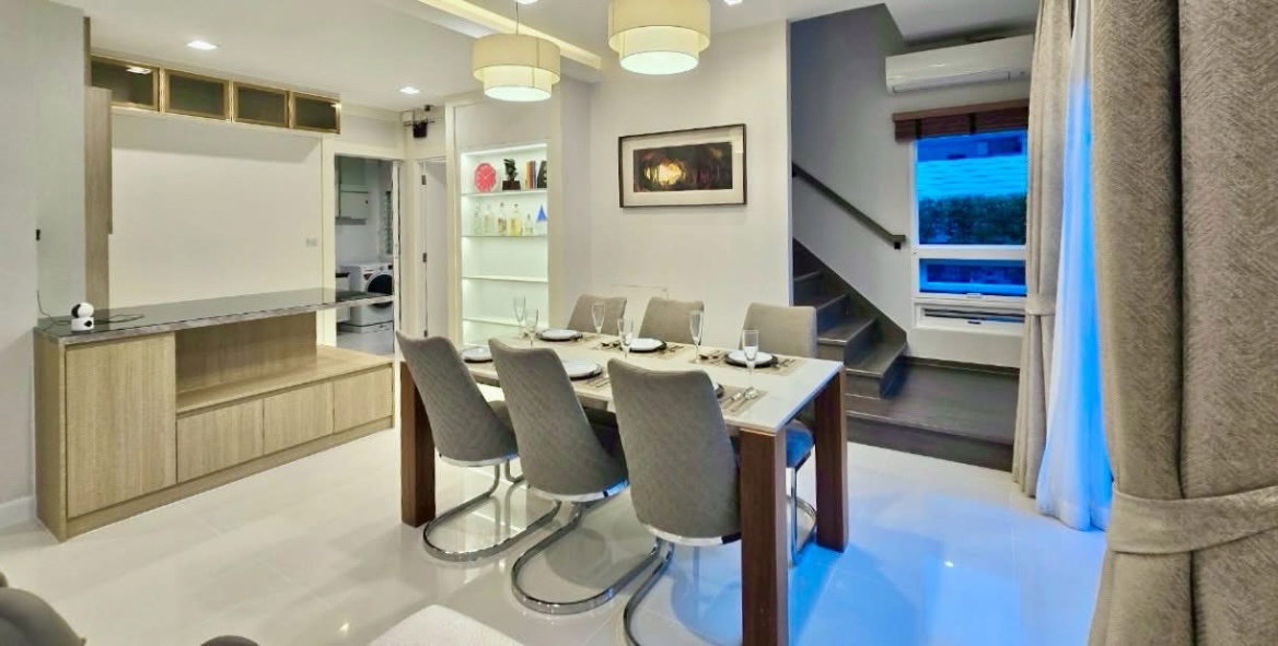 รูป 🏡 บ้านเดี่ยวสุดหรู มัณฑนา 2 บางนา | เฟอร์ครบ พร้อมเข้าอยู่ + EV Charger - รูปที่ 3/18