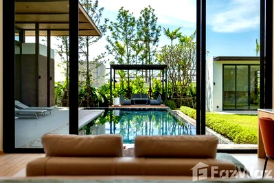 Houses for sale Thalang Phuket : 4 Bedroom Villa for sale at Boat Avenue Residence 5876314