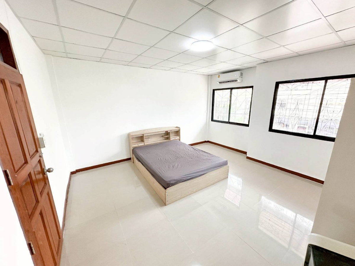 picture Townhome for rent on Sukhumvit 101/1 (SPSAD3603) - 4/8