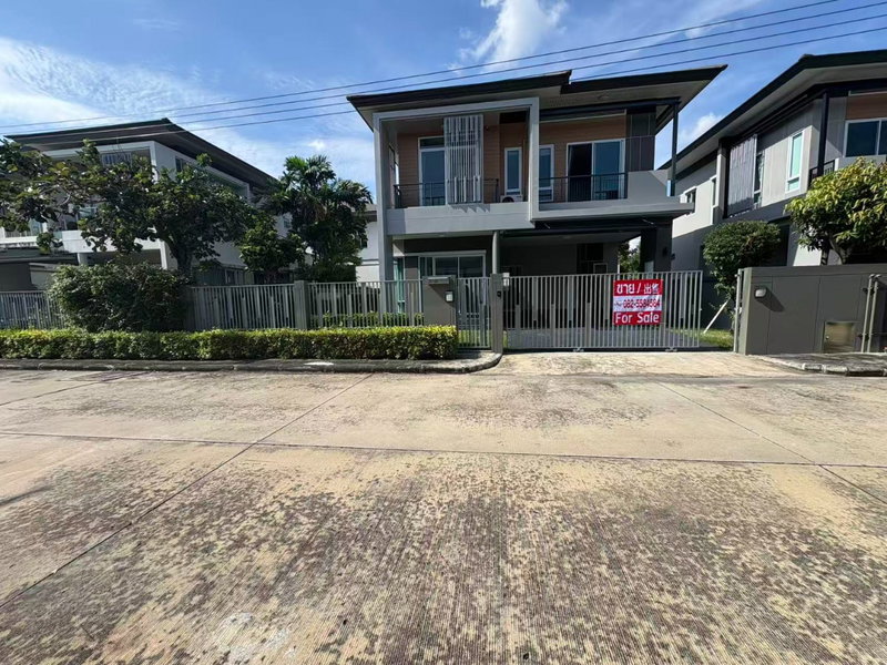 Houses for sale : Prime Location on Kanchanaphisek Ring Road — Only 5 Minutes to Fashion Island! For Sale: Sena Park Grand Ramindra (62 sq.wah | #TPI-2580