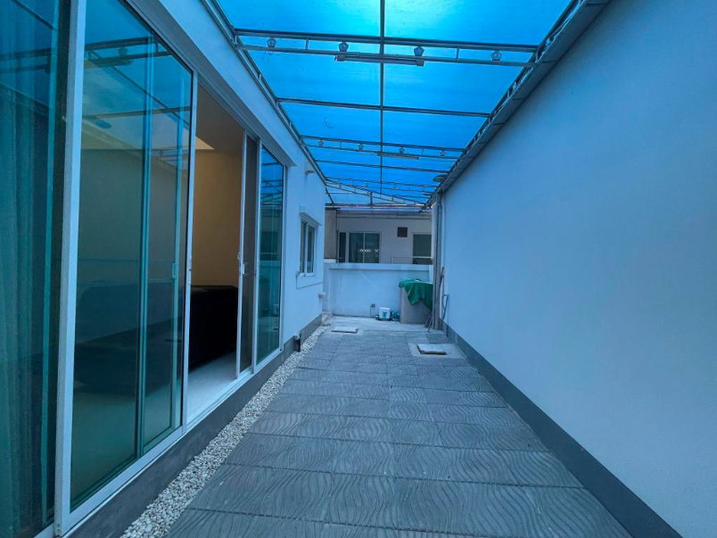 รูป ขายบ้านพร้อมผู้เช่าโครงการ Nirvana พระราม 9   3ชั้น ขนาด 38.5 ตรว. พื้นที่ใช้สอย 240 ตรม. 3 ห้องนอน  - รูปที่ 18/105