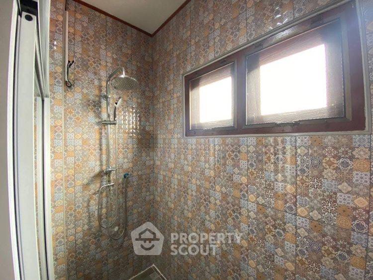 รูป บ้านเดี่ยว 4 ห้องนอน บ้านสามมุขธานี แสนสุข เมืองชลบุรี พื้นที่ 200 ตร.ม. (ID 2426277) - รูปที่ 10/11