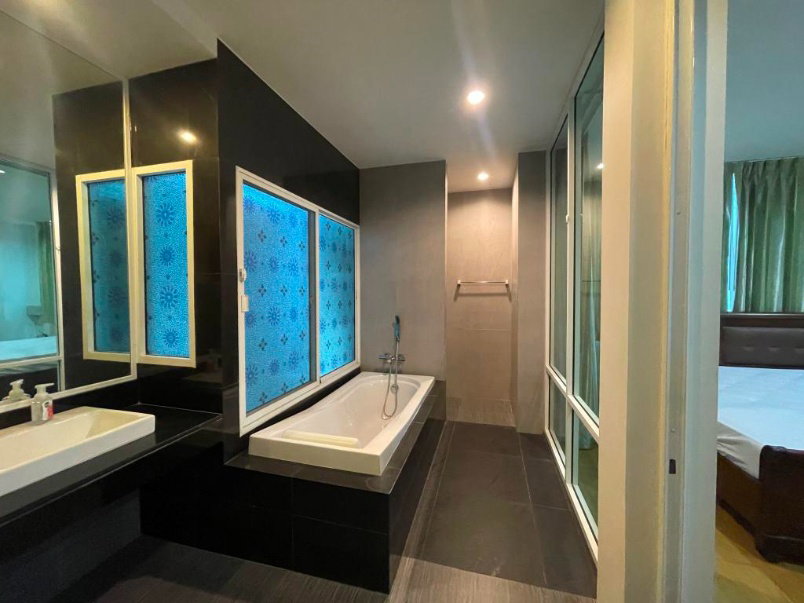 รูป ขายบ้านพร้อมผู้เช่าโครงการ Nirvana พระราม 9   3ชั้น ขนาด 38.5 ตรว. พื้นที่ใช้สอย 240 ตรม. 3 ห้องนอน  - รูปที่ 47/105