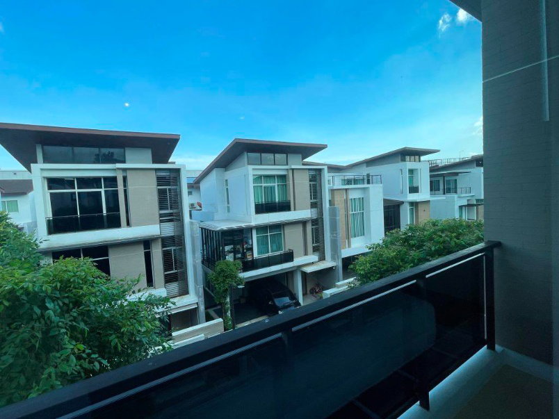 รูป ขายบ้านพร้อมผู้เช่าโครงการ Nirvana พระราม 9   3ชั้น ขนาด 38.5 ตรว. พื้นที่ใช้สอย 240 ตรม. 3 ห้องนอน  - รูปที่ 61/105