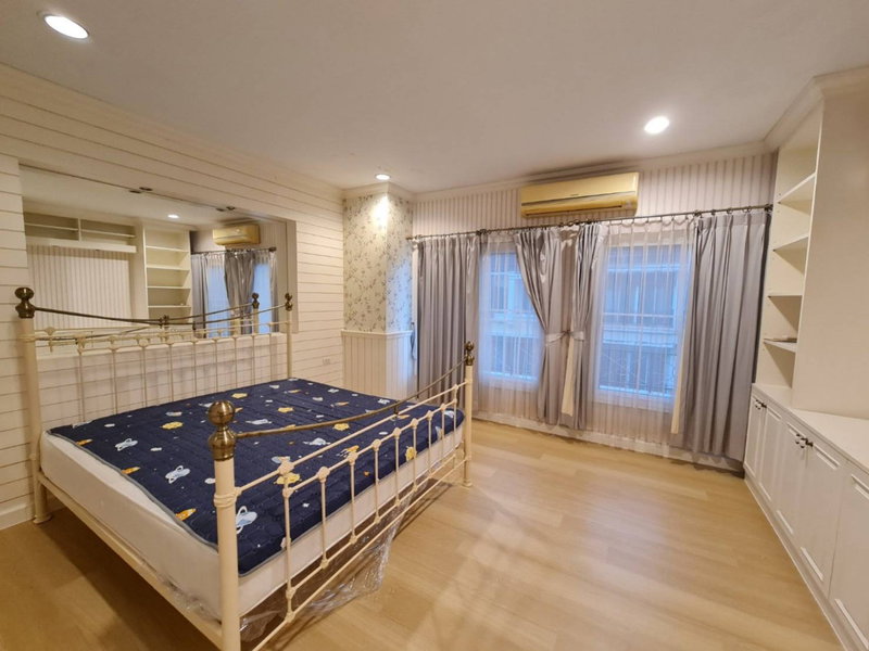 Townhouses for rent : FOR RENT – 3-Storey Townhome (Middle Unit)   Bangkangmuang Urbanion Kaset–Nawamin 2, Ladplakao 79