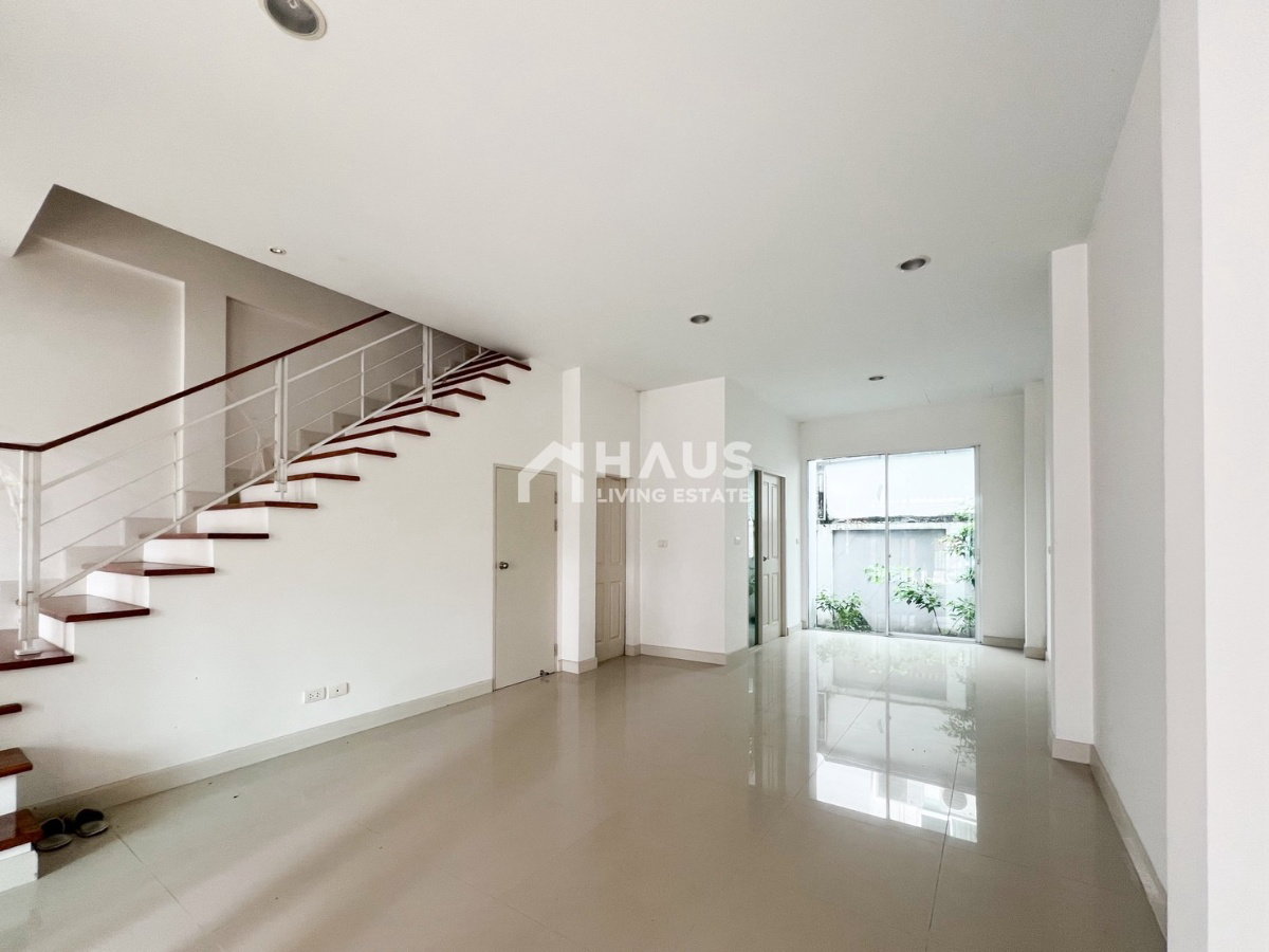 picture Baan Klang Muang Sathorn-Taksin 2 / 3 Bedrooms #TKAL001 - 3/13