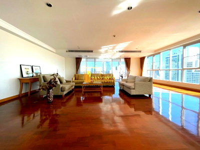 Apartment building for rent Metropolitan Electricity Authority : Very Spacious 4 Bedroom Apartment in Phrom Phong - BR0347AP