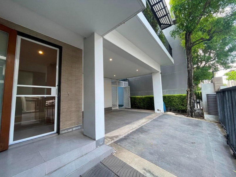 รูป ขายบ้านพร้อมผู้เช่าโครงการ Nirvana พระราม 9   3ชั้น ขนาด 38.5 ตรว. พื้นที่ใช้สอย 240 ตรม. 3 ห้องนอน  - รูปที่ 16/105