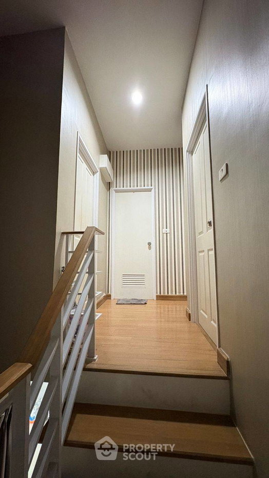 picture Pet-Friendly 4-BR Townhouse, Golden Town Ngamwongwan, near MRT Yaek Tiwanon (ID 2430992) - 9/14