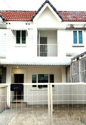 เช่าทาวน์โฮม รพ.รวมชัยประชารักษ์ : ทาวน์เฮ้าส์ให้เช่า โซน ABAC บางนา 2นอน 2 น้ำ ห้องครัว พื้นที่ 96 ตร.ม. เดินทางสะดวก 