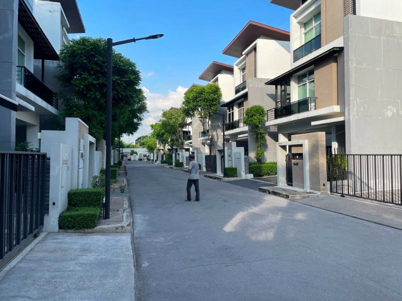 รูป ขายบ้านพร้อมผู้เช่าโครงการ Nirvana พระราม 9   3ชั้น ขนาด 38.5 ตรว. พื้นที่ใช้สอย 240 ตรม. 3 ห้องนอน  - รูปที่ 83/105