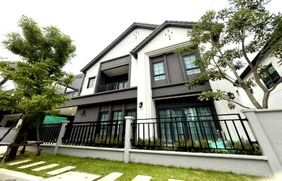 เช่าบ้านเดี่ยว เซ็นทรัล พลาซ่า บางนา : ให้ เช่า: บ้านหรู The Centro Bangna เฟส 2 - 62 ตร.ว. 303 ตร.ม. 4นอน 5น้ำ ใกล้เมกะบางนา เฟอร์นิเจอร์ครบ พร้อมเข้าอยู่