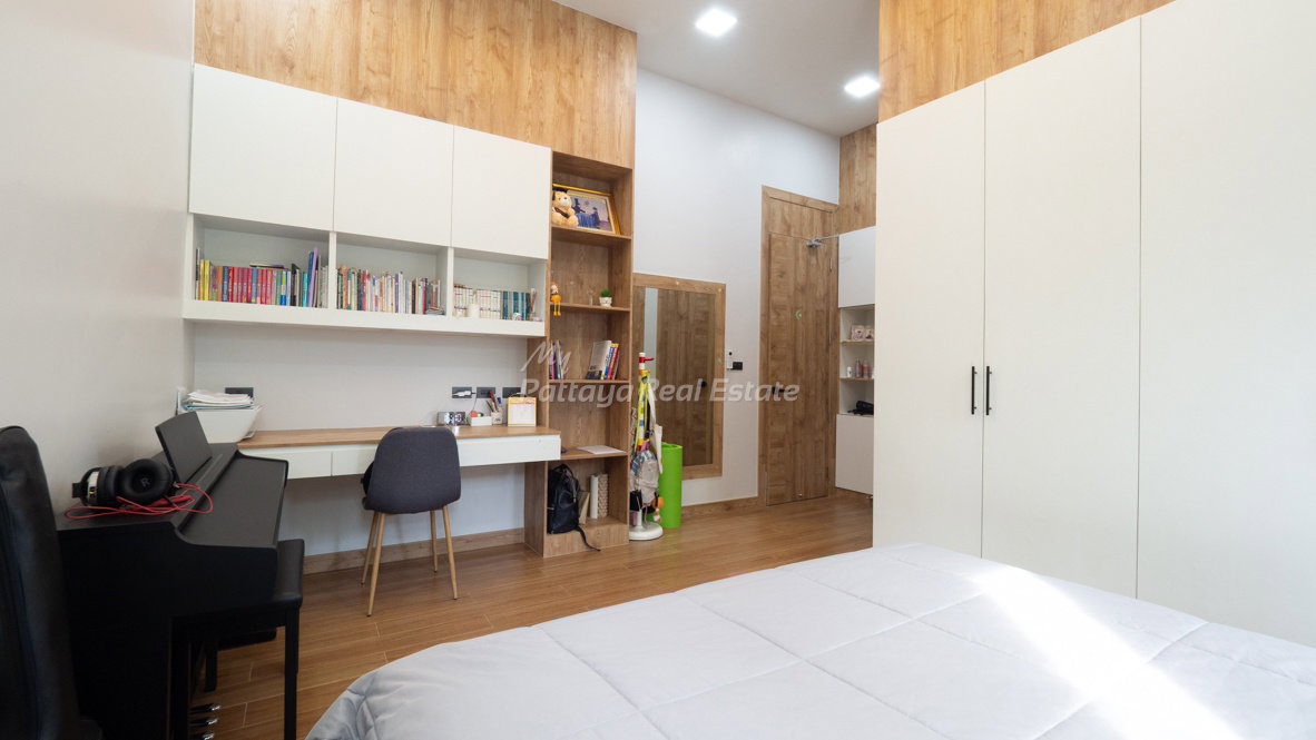 รูป HE0035 - ขายบ้านวิลล่า 4+1 ห้องนอน ใกล้อ่างมาบประชัน - รูปที่ 18/27