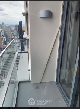 คอนโด 2 ห้องนอน ชั้น 49 The Esse Asoke ใกล้ MRT สุขุมวิท (ID 1697225)