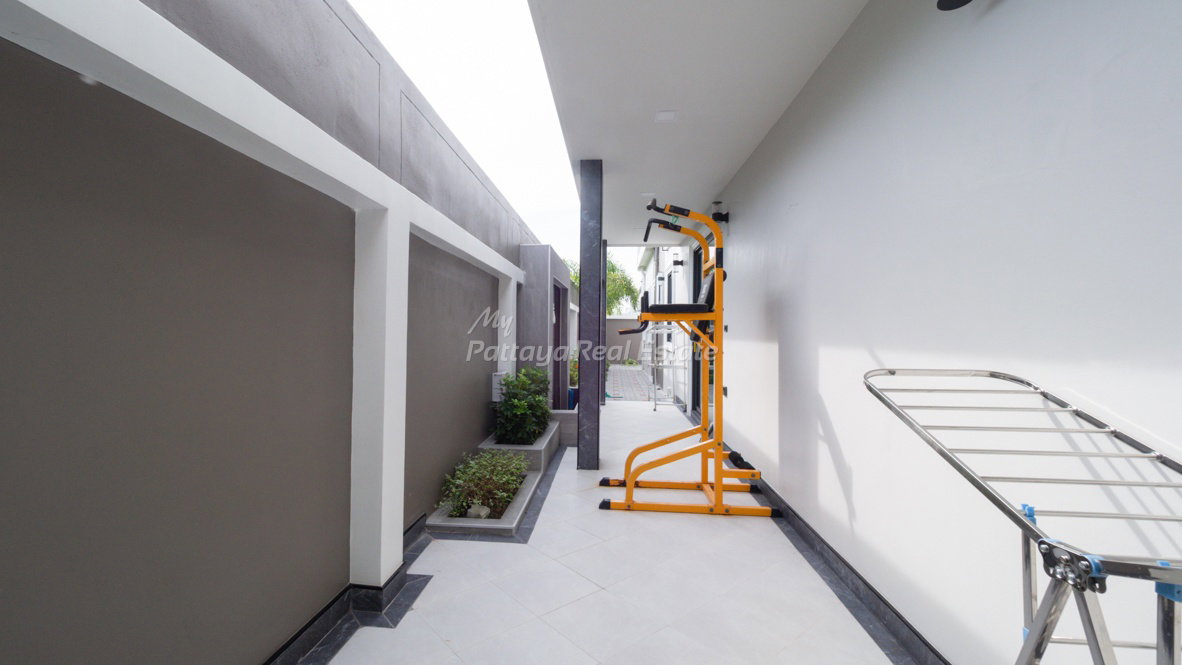 รูป HE0035 - ขายบ้านวิลล่า 4+1 ห้องนอน ใกล้อ่างมาบประชัน - รูปที่ 6/27