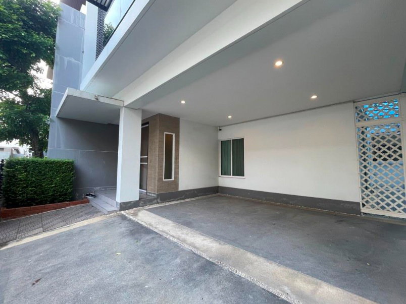 รูป ขายบ้านพร้อมผู้เช่าโครงการ Nirvana พระราม 9   3ชั้น ขนาด 38.5 ตรว. พื้นที่ใช้สอย 240 ตรม. 3 ห้องนอน  - รูปที่ 19/105