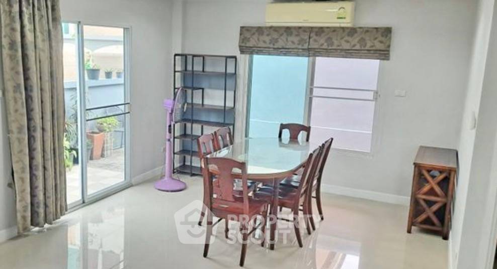 รูป บ้านเดี่ยว 4 ห้องนอน พร้อมรับสัตว์เลี้ยง ขาย ในอีสท์พัทยา หนองปรือ (ID 2428712) - รูปที่ 4/14