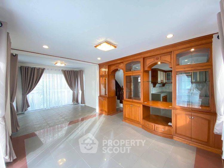 รูป บ้านเดี่ยว 4 ห้องนอน บ้านสามมุขธานี แสนสุข เมืองชลบุรี พื้นที่ 200 ตร.ม. (ID 2426277) - รูปที่ 1/11