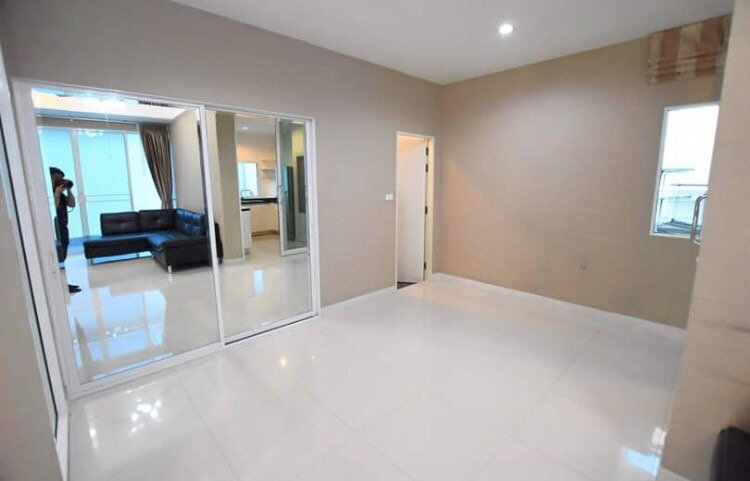 รูป ขายบ้านพร้อมผู้เช่าโครงการ Nirvana พระราม 9   3ชั้น ขนาด 38.5 ตรว. พื้นที่ใช้สอย 240 ตรม. 3 ห้องนอน  - รูปที่ 7/105