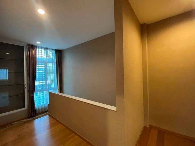 รูป ขายบ้านพร้อมผู้เช่าโครงการ Nirvana พระราม 9   3ชั้น ขนาด 38.5 ตรว. พื้นที่ใช้สอย 240 ตรม. 3 ห้องนอน  - รูปที่ 67/105