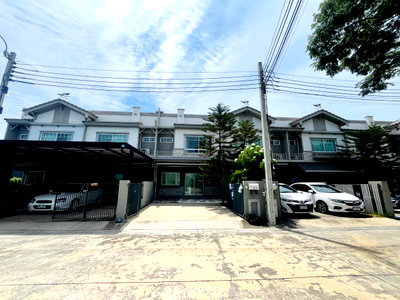 Townhouses for sale : House for sale: Indy 2 Srinakarin, 2-storey English-style townhouse, near the Green Line extension.