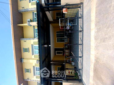 ทาวน์โฮม โรงเรียนนานาชาติเด่นหล้า : ทาวน์โฮม 4 ห้องนอน ซื้อขายได้ ปลอดภัยสำหรับสัตว์เลี้ยง โกลเด้นทาวน์ รัตนาธิเบศร์-สถานี MRT สายไหม (ID 2431048)
