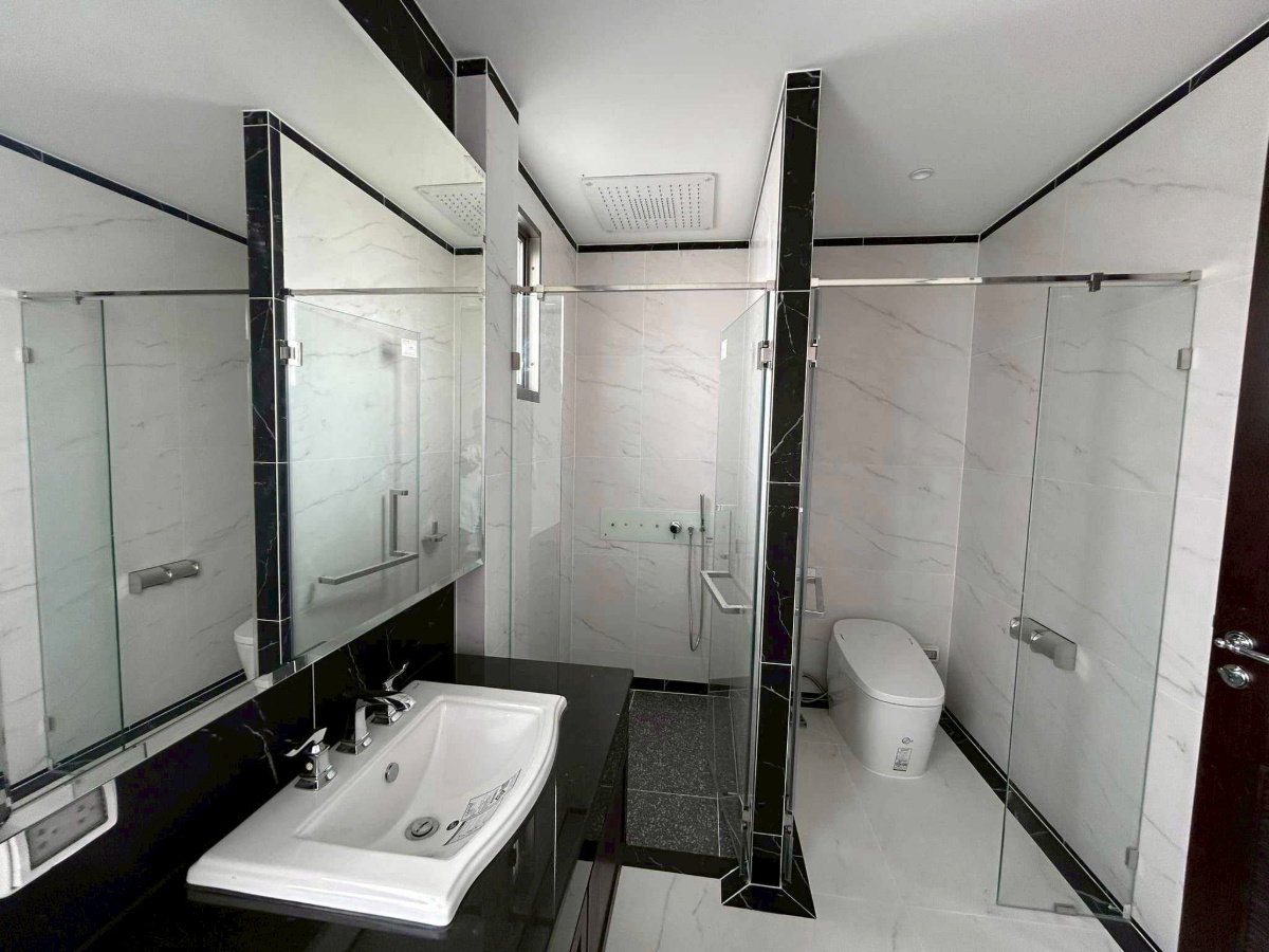 รูป LB057 Perfect Masterpiece สุขุมวิท 77 — บ้านหรูหลังใหญ่ ทำเลพรีเมียม ใกล้สนามบินสุวรรณภูมิ - รูปที่ 12/18