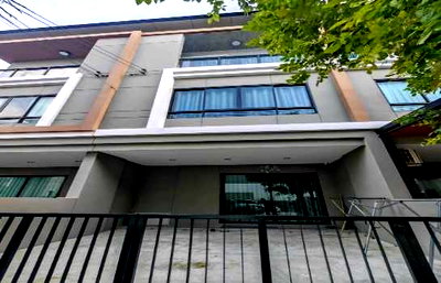 เช่าทาวน์โฮม รร.แย้มจาดวิชชานุสรณ์  : ให้ เช่าทาวน์โฮม 3 ชั้น Premium Place พหลโยธิน–รามอินทรา  220 ตร.ม. 24 ตร.ว.  4นอน 3น้ำ ทำเลเทพ ถนนเทพรักษ์ ใกล้ BTS สายหยุด