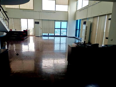 ขายคอนโด : ขาย  ห้องคอนโด duplex กว้าง 4 ห้องนอน ที่ คอนโด NS Tower Bangna, ใกล้ห้าง Central บางนา