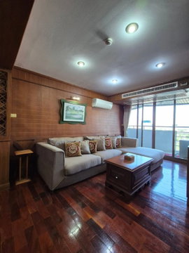 Fully furnished room for Sale , near ARL and MRT Huamak station