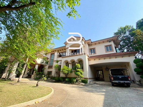 บ้านหรูให้เช่าพร้อมสระวายน้ำ พฤกภิรมย์ รีเจ้นท์ สุขุมวิท