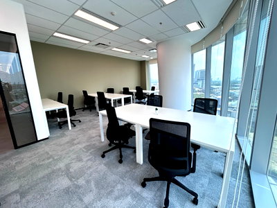 Office for rent : Luxury offices at Kingbridge Tower in central Bangkok, near Bhumibol Bridge, with modern workspaces, ideal for short-term or long-term headquarters.