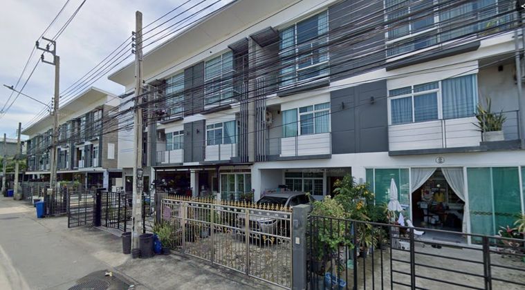 ONYX  Lat Phrao - Nakniwat 