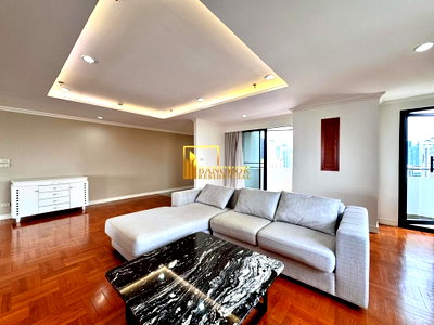 Apartment building for rent Sukumvit 49 : Beautiful 3 Bedroom Duplex Apartment in Thong Lo - BR21268AP