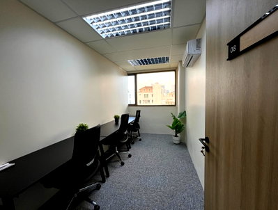 Office for rent Srinakharinwirot University Prasanmit Campus : MRT Hua Lamphong serviced office in the heart of Bangkok’s business district, with co-working, meeting rooms, and fully equipped private offices.