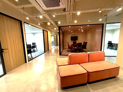 Office for rent Srinakharinwirot University Prasanmit Campus : MRT Hua Lamphong serviced office in the heart of Bangkok’s business district, with co-working, meeting rooms, and fully equipped private offices.