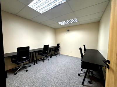 Office for rent Srinakharinwirot University Prasanmit Campus : MRT Hua Lamphong serviced office in the heart of Bangkok’s business district, with co-working, meeting rooms, and fully equipped private offices.