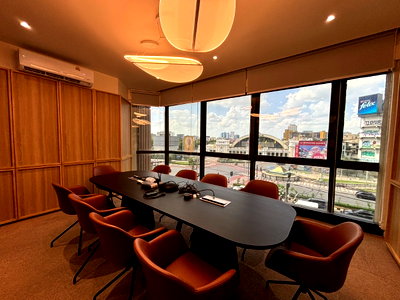 Office for rent Srinakharinwirot University Prasanmit Campus : MRT Hua Lamphong serviced office in the heart of Bangkok’s business district, with co-working, meeting rooms, and fully equipped private offices.