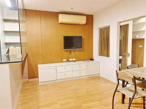 BTS Saint Louis. 200 m. Condo for rent 10th floor 47sq.m. 19-21,999B-M. 2a/c furnished. St. Andrews