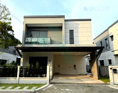 บ้านเดี่ยว สนามบินสุวรรณภูมิ : ขายบ้านเดี่ยว โครงการ เซนโทร บางนา 2 ชั้น 3 ห้องนอน 3 ห้องน้ำ
