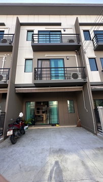 ให้ เช่า ทาวน์โฮม 3 ชั้น – บ้านกลางเมือง ศรีนครินทร์–อ่อนนุช ทำเลดี เดินทางสะดวก ใกล้รถไฟฟ้า