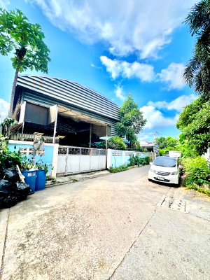 Factory for sale Suk Sawat Road : Land for sale with warehouse, good location, near expressway