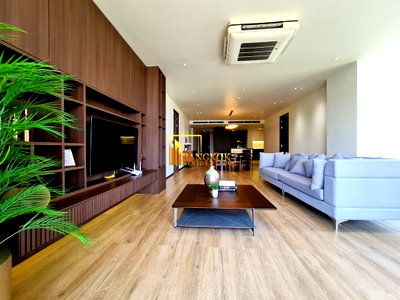 Apartment building for rent Srinakharinwirot University Prasanmit Campus : Impressive 3 Bedroom Luxury Apartment in Phrom Phong Area - BR21041AP