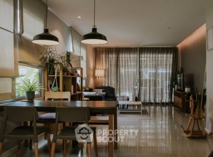 รูป ทาวน์เฮาส์ 3 ห้องนอน 203 ตร.ม. ใกล้สะพานสะแมะ แดม บางขุนเทียน กรุงเทพ (ID 1430332) - รูปที่ 1/6