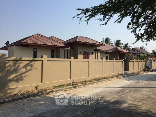 รูป วิลล่า 2 ห้องนอน สำหรับขาย ใกล้ปากน้ำปราณ เป็นมิตรกับสัตว์เลี้ยง (ID 2442714) - รูปที่ 1/13
