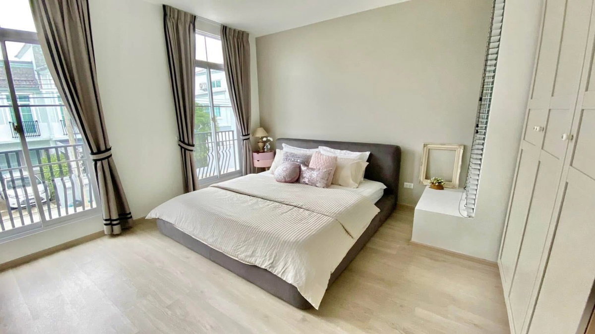 รูป 🏡 ให้เช่าบ้าน Indy 2 บางนา - รามคำแหง 2  หลังมุม 2 ชั้นครึ่ง (มีชั้นลอย) มีสวนในรั้ว  - รูปที่ 3/11